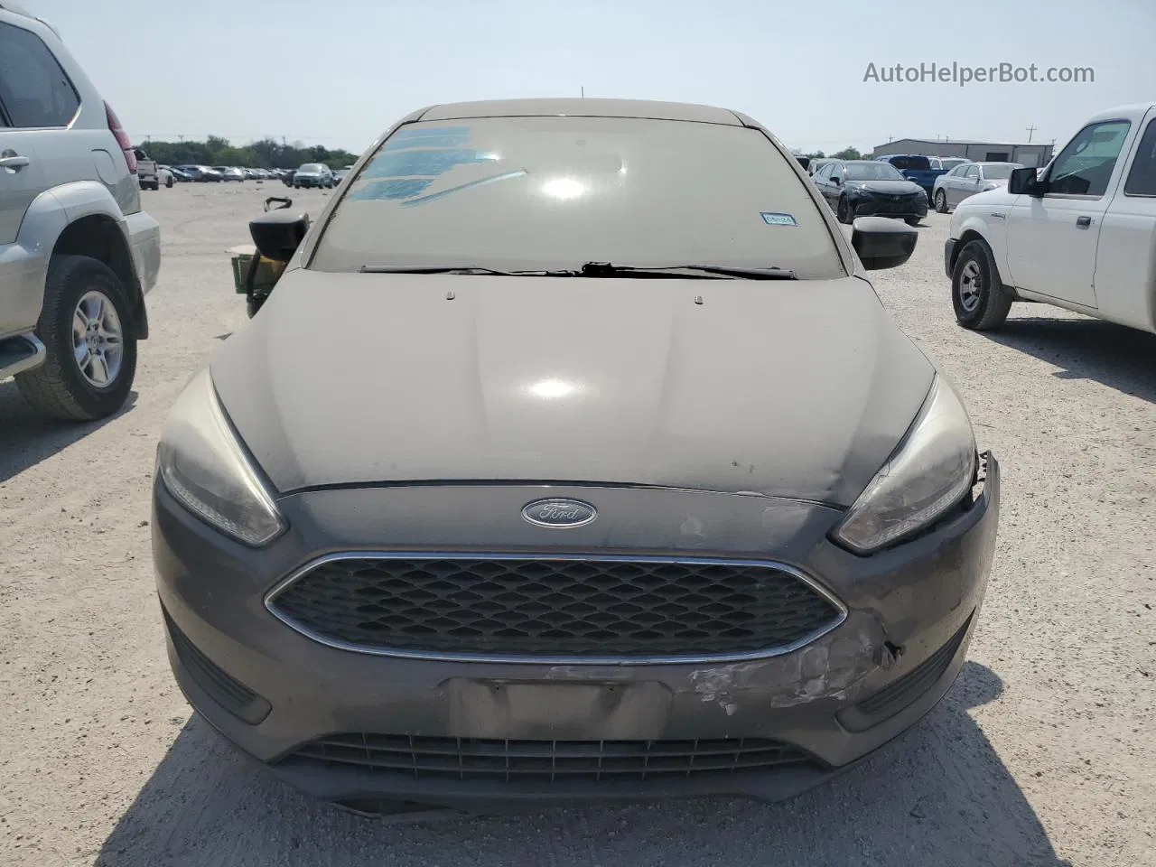 2018 Ford Focus Se Gray vin: 1FADP3F22JL236064