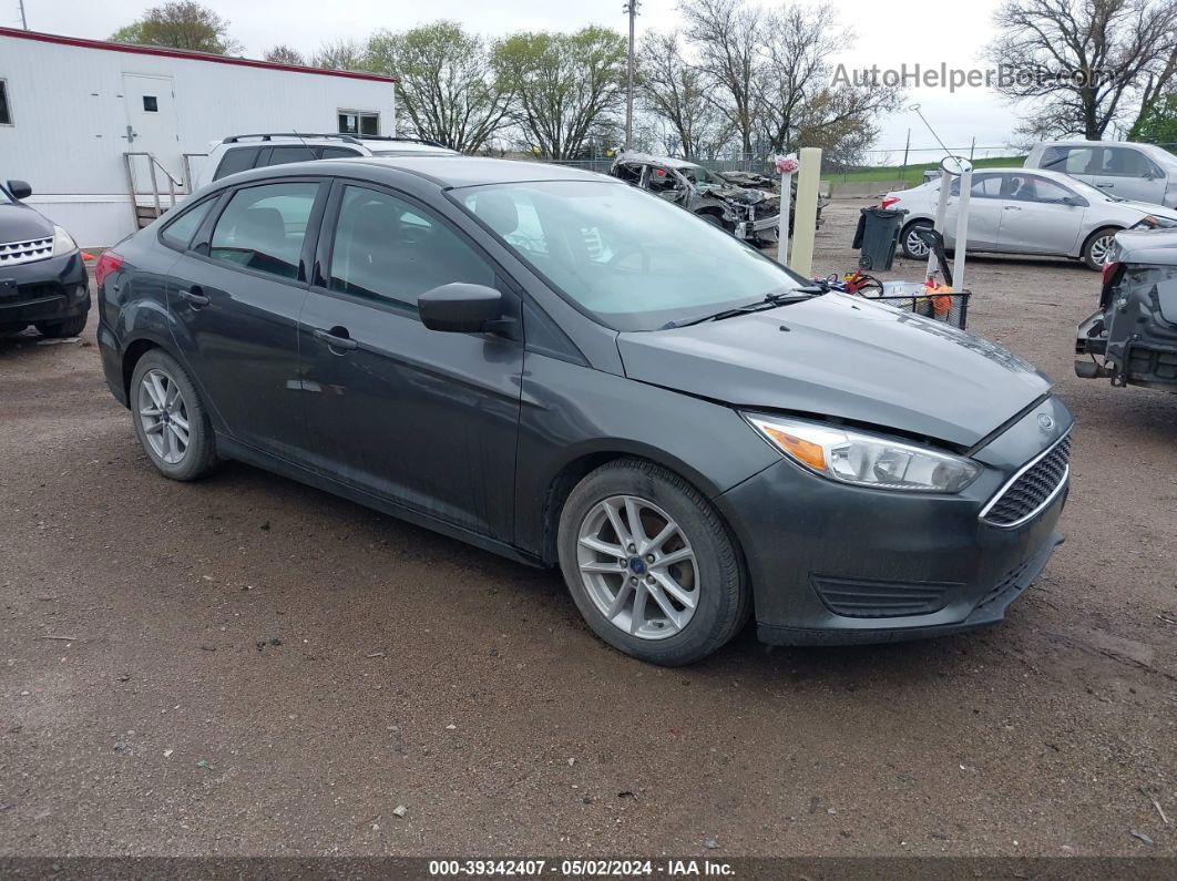 2018 Ford Focus Se Gray vin: 1FADP3F22JL244410