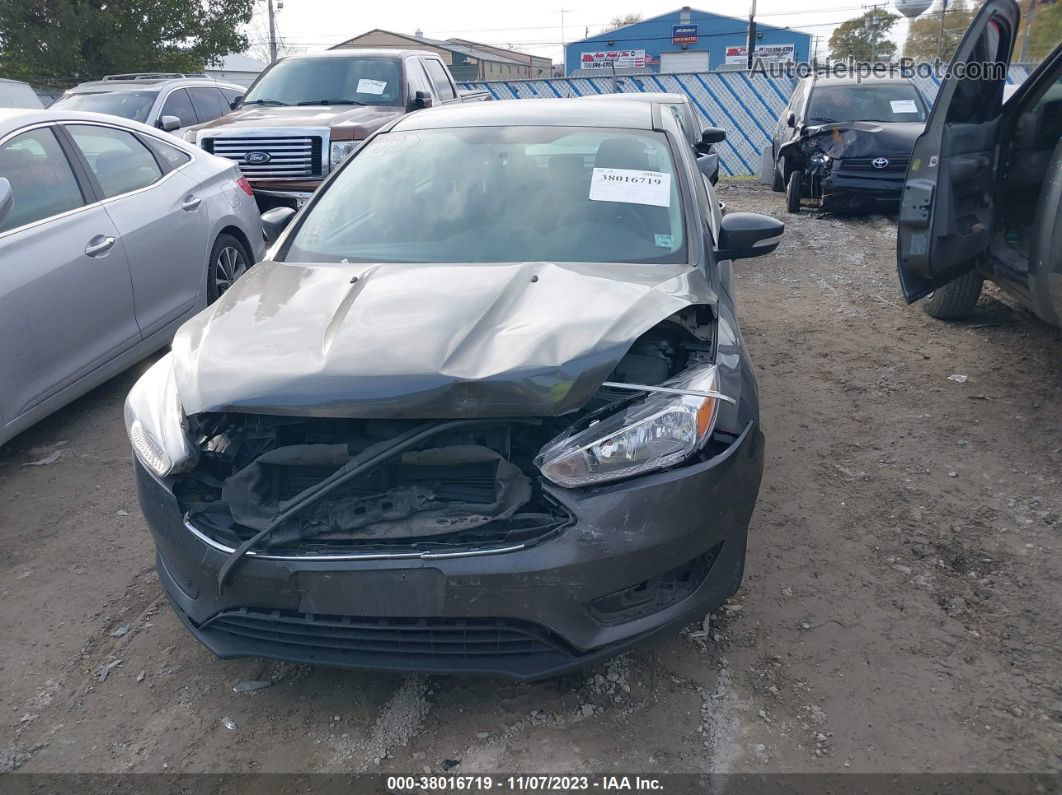 2018 Ford Focus Se Gray vin: 1FADP3F22JL283837