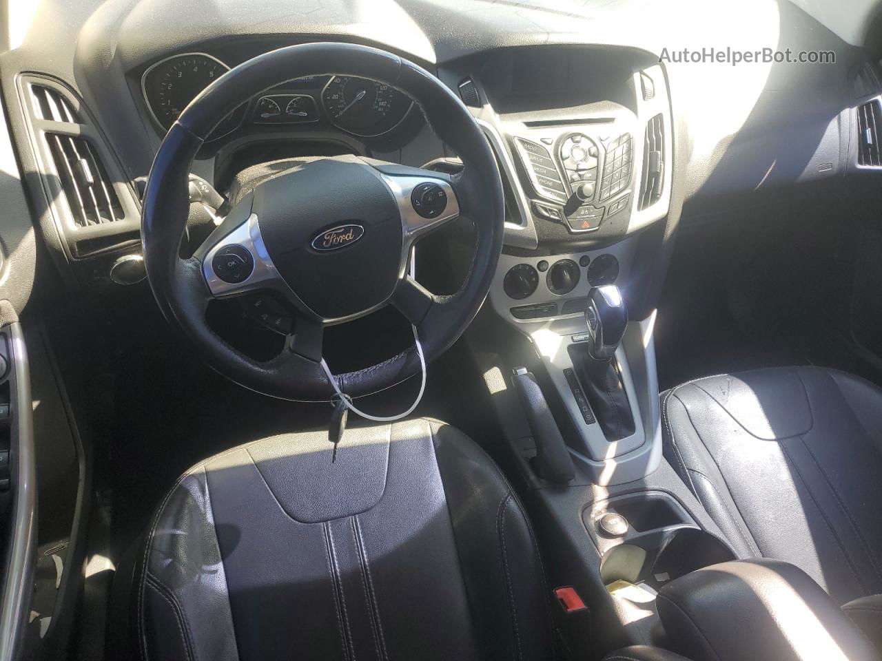 2014 Ford Focus Se Красный vin: 1FADP3F23EL327883