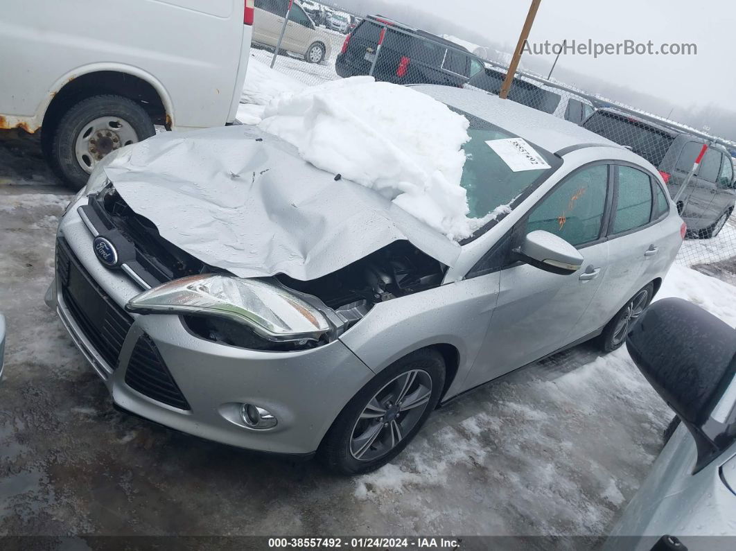 2014 Ford Focus Se Серебряный vin: 1FADP3F23EL405773