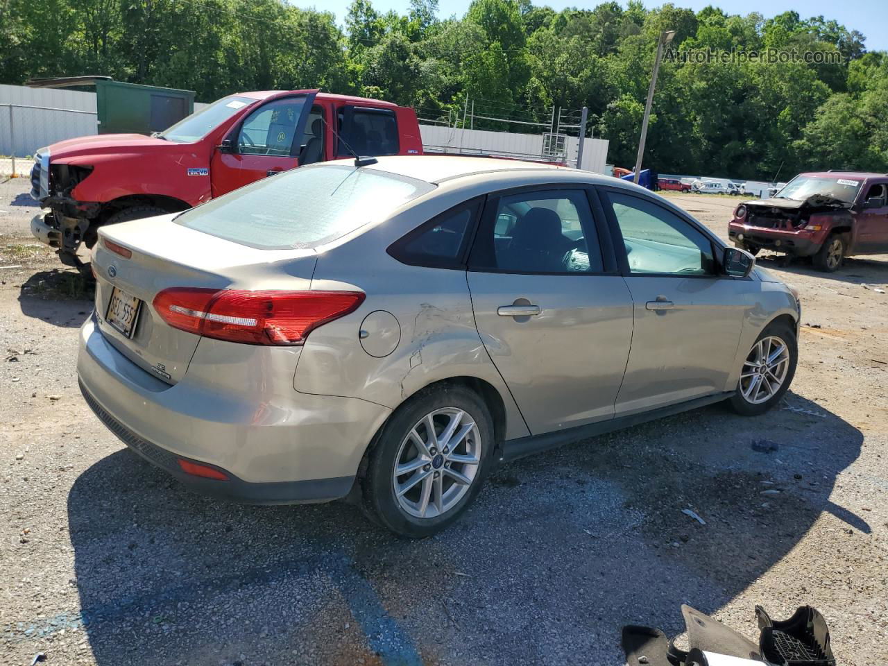 2015 Ford Focus Se Tan vin: 1FADP3F23FL372727