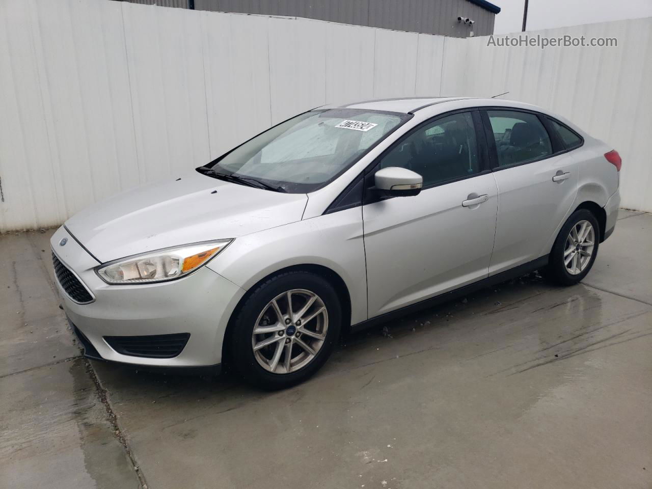 2017 Ford Focus Se Silver vin: 1FADP3F23HL304849