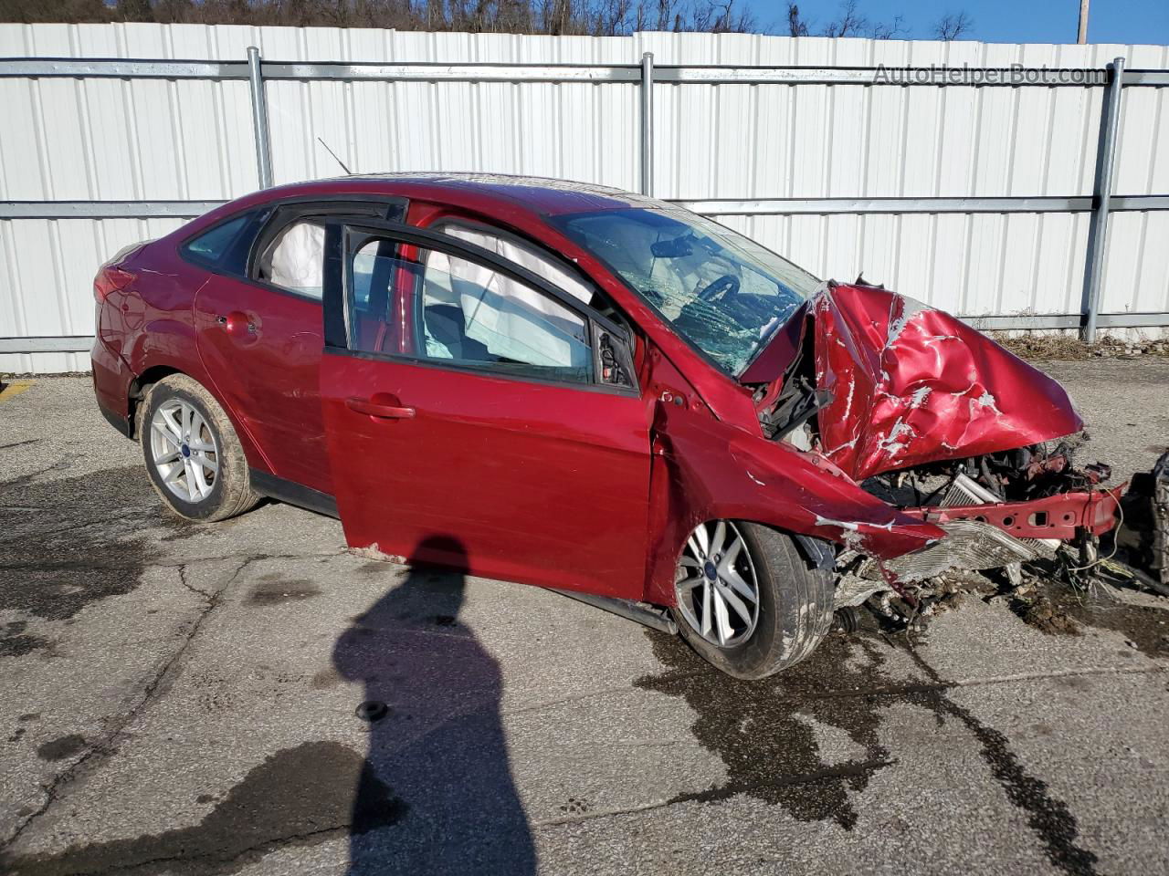 2017 Ford Focus Se Burgundy vin: 1FADP3F23HL307041