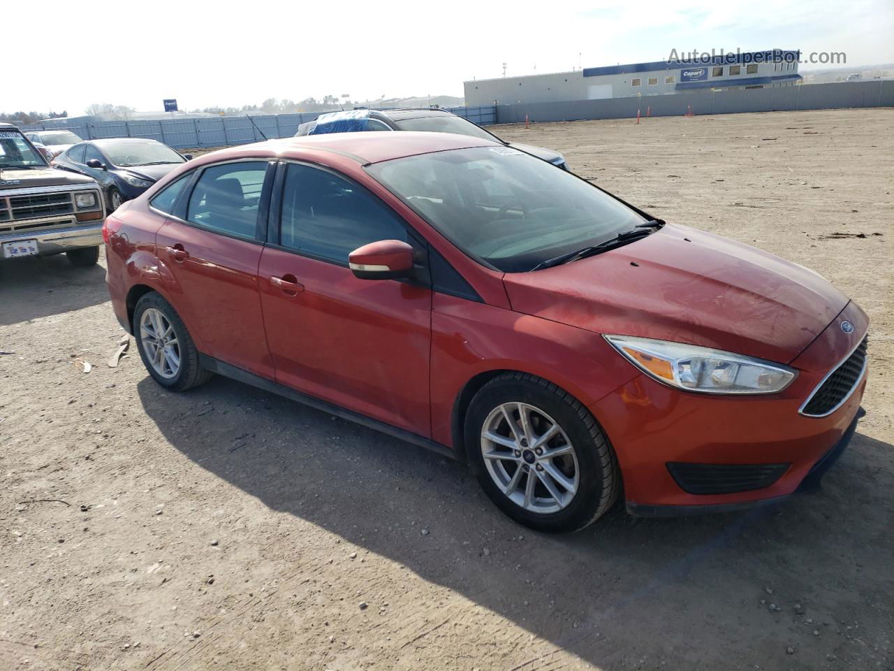 2018 Ford Focus Se Red vin: 1FADP3F23JL322094