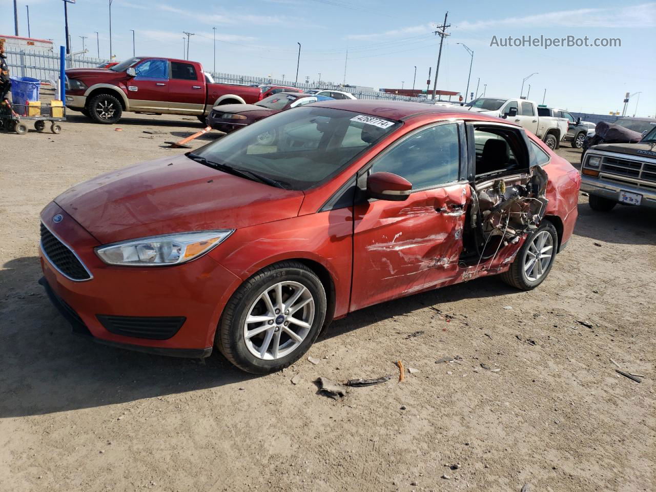 2018 Ford Focus Se Red vin: 1FADP3F23JL322094