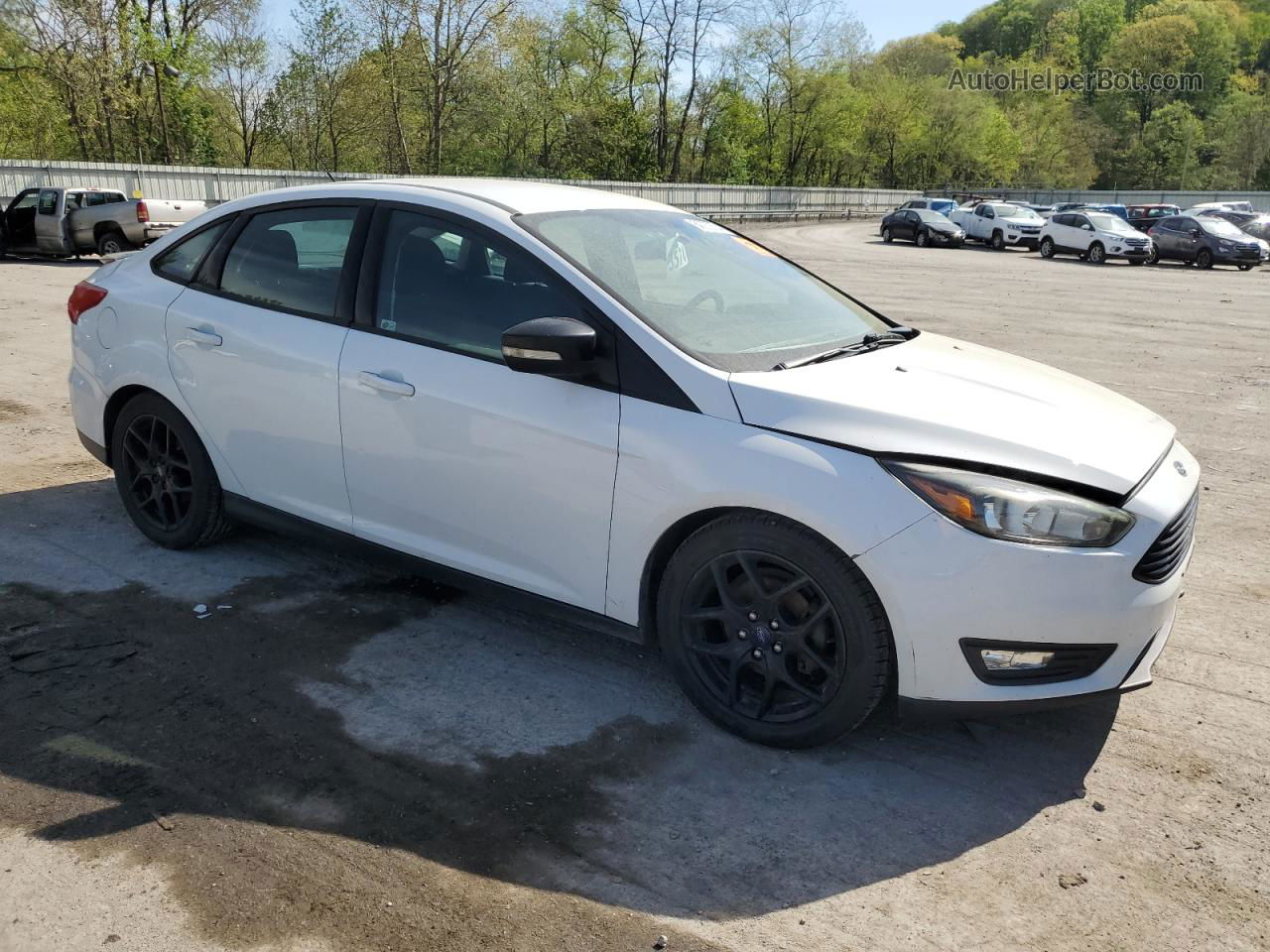 2016 Ford Focus Se White vin: 1FADP3F24GL316541