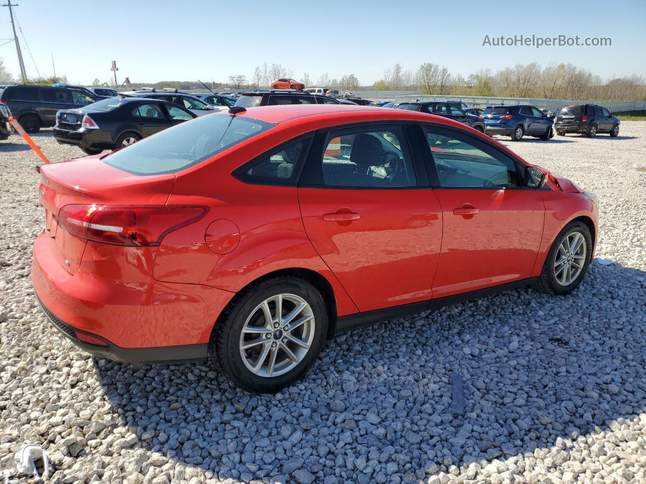 2017 Ford Focus Se Красный vin: 1FADP3F24HL291304