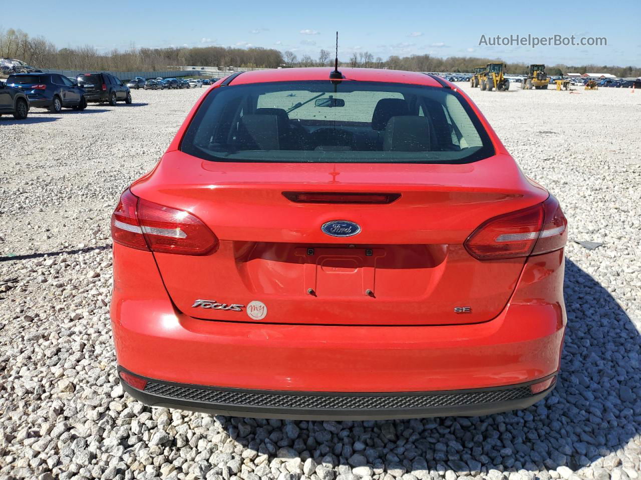 2017 Ford Focus Se Red vin: 1FADP3F24HL291304