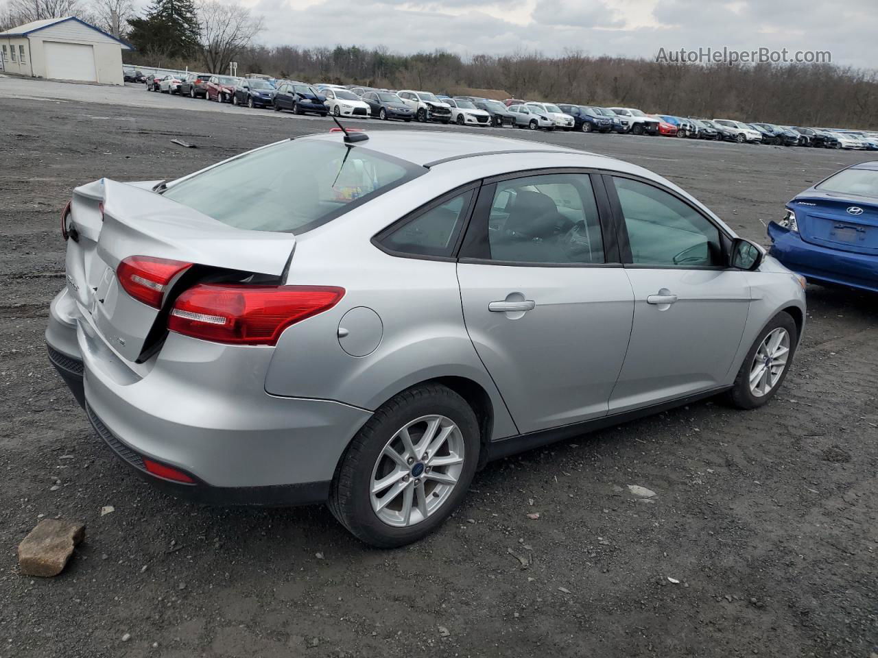 2017 Ford Focus Se Silver vin: 1FADP3F24HL301541