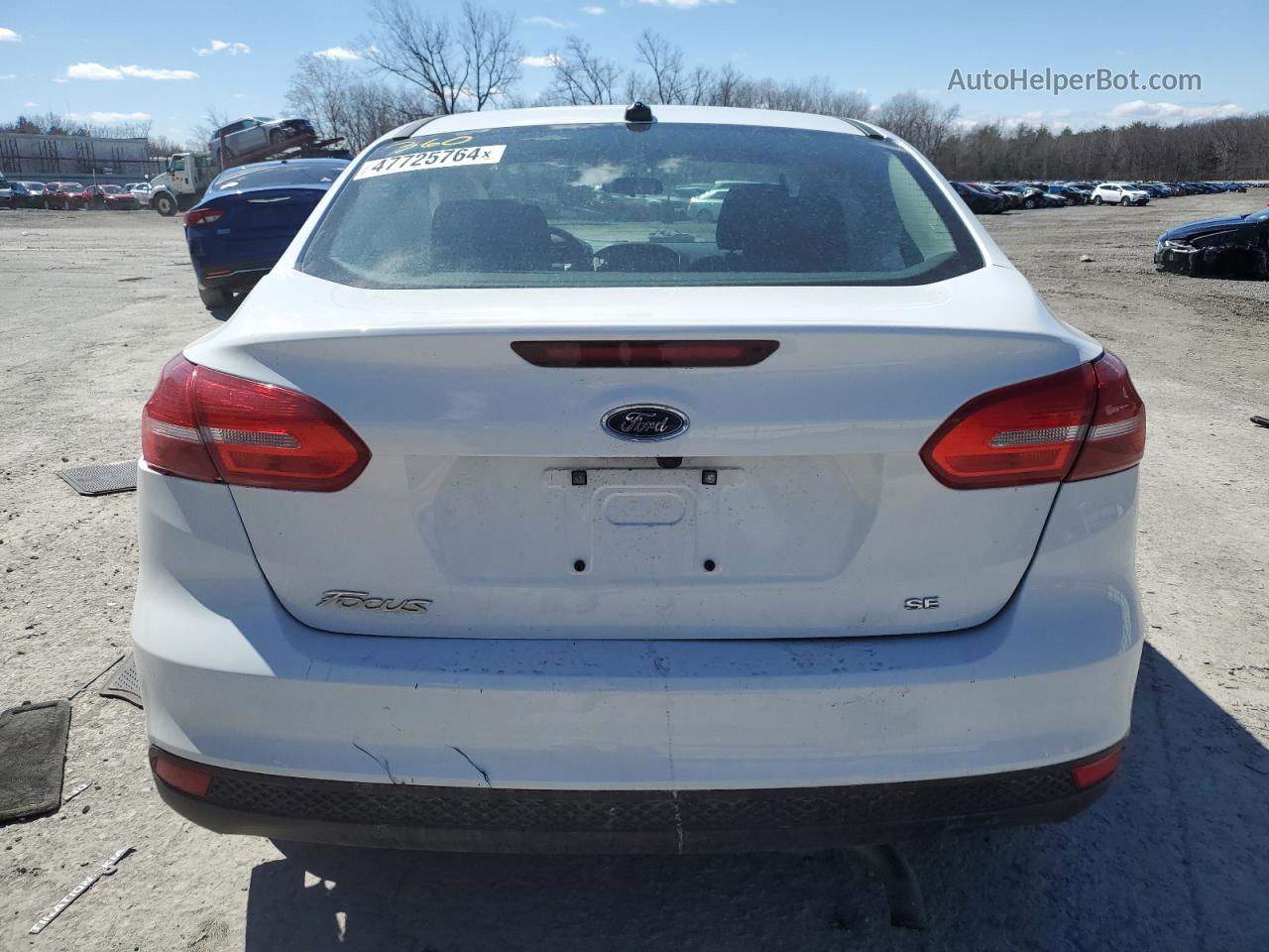 2018 Ford Focus Se White vin: 1FADP3F24JL267591