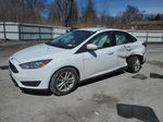 2018 Ford Focus Se White vin: 1FADP3F24JL267591