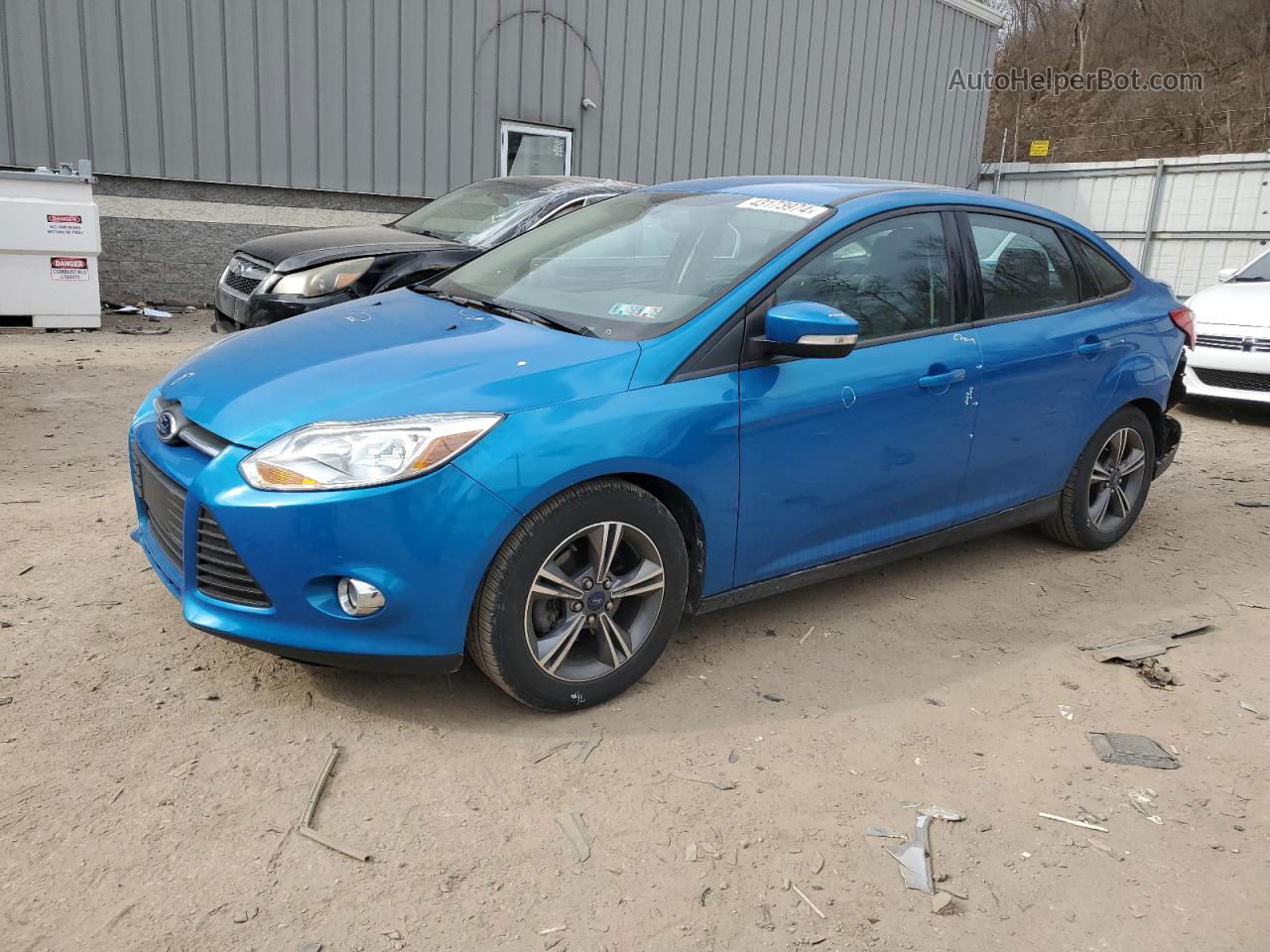 2014 Ford Focus Se Blue vin: 1FADP3F25EL395702