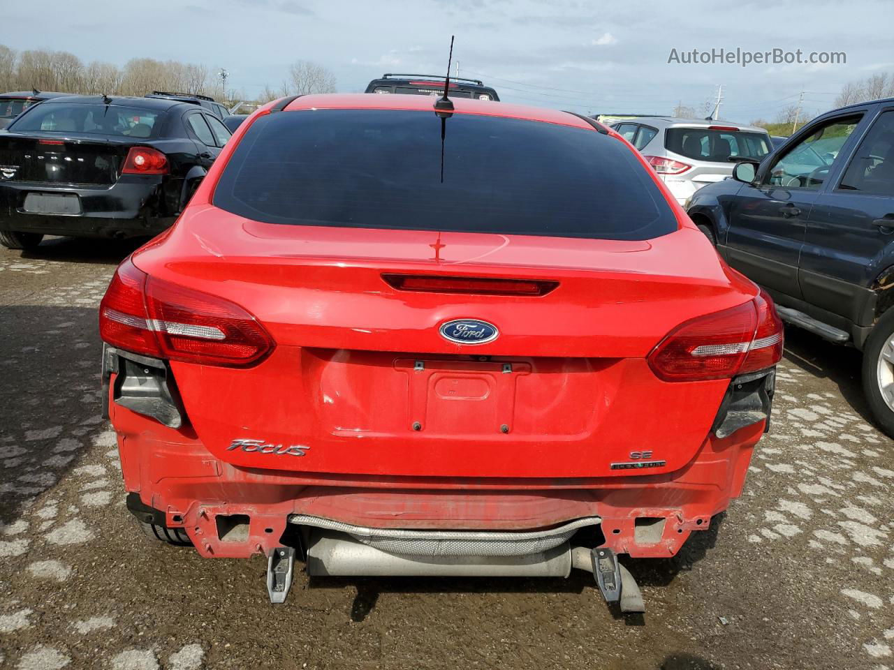 2015 Ford Focus Se Red vin: 1FADP3F25FL379937