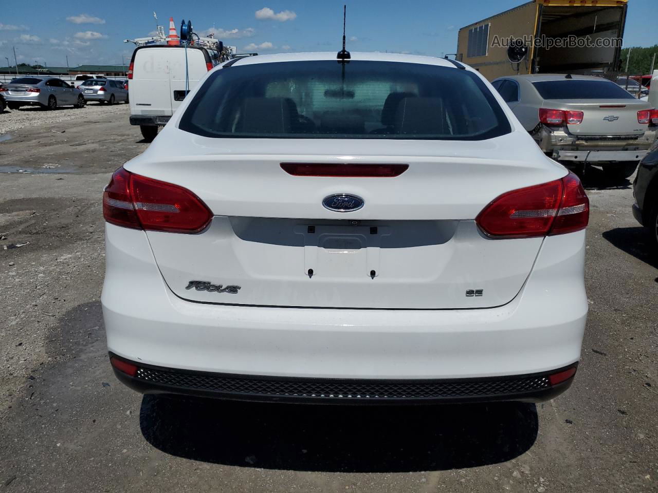 2017 Ford Focus Se White vin: 1FADP3F25HL342924