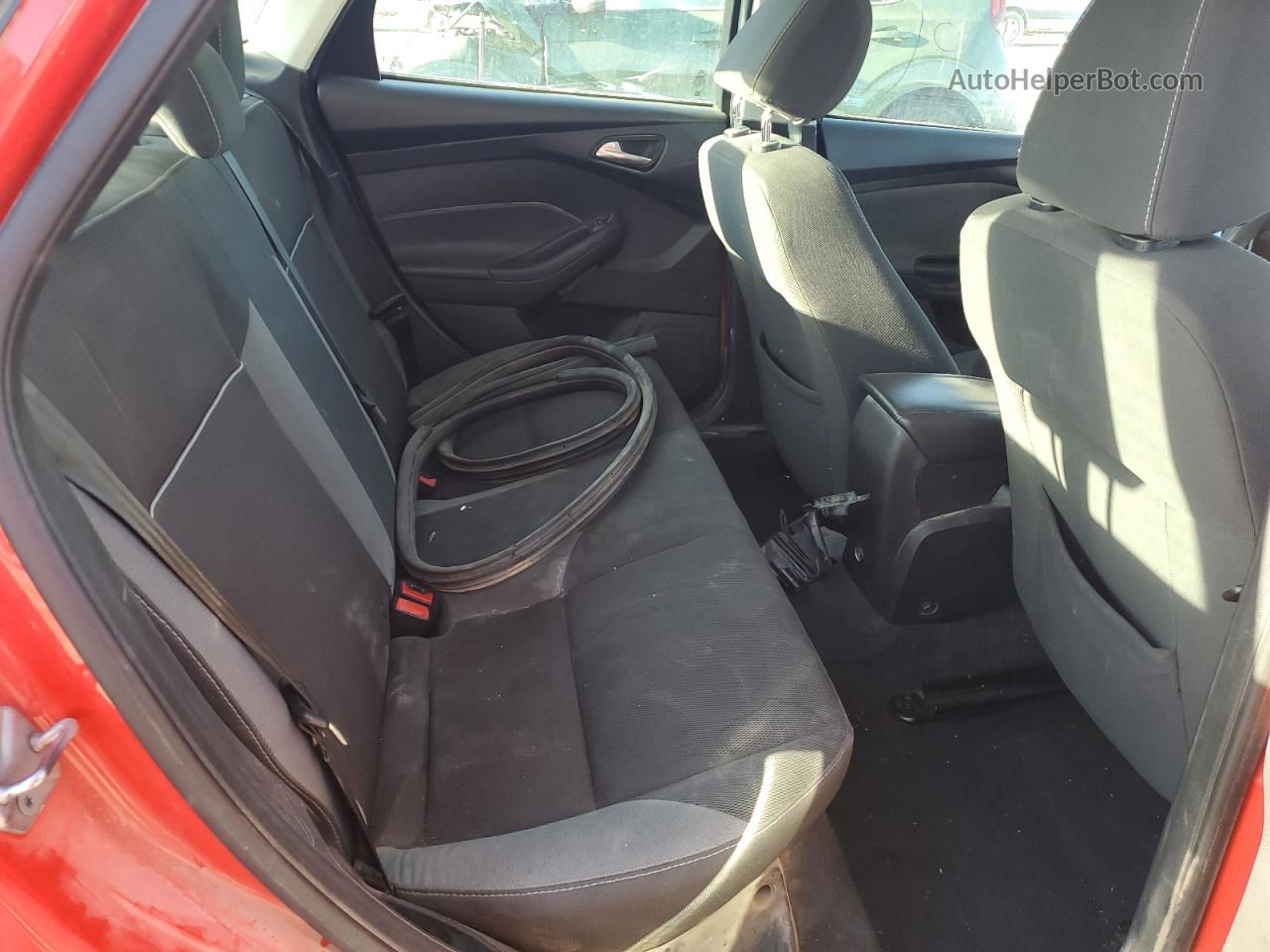 2013 Ford Focus Se Красный vin: 1FADP3F26DL103585