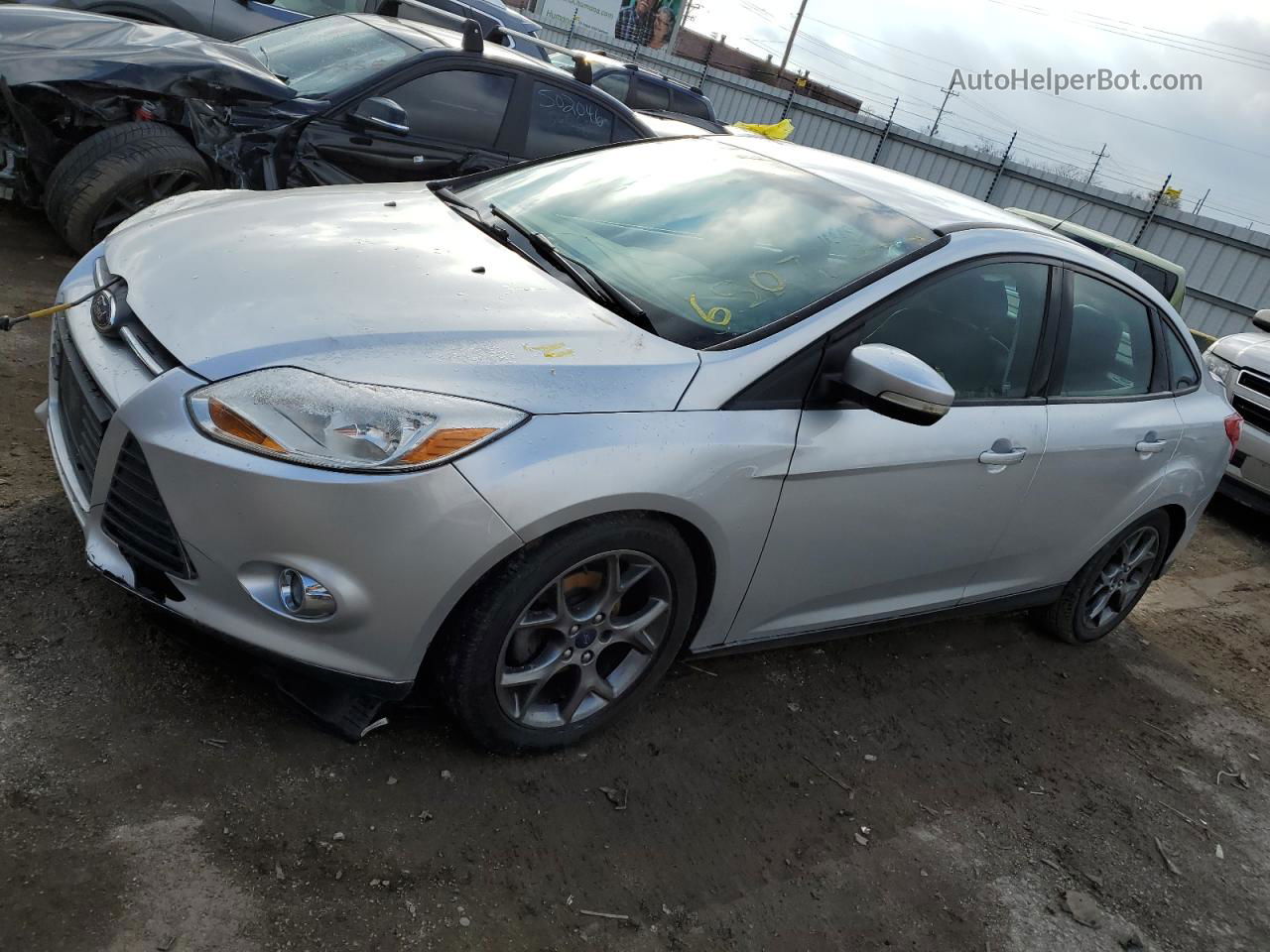 2014 Ford Focus Se Серебряный vin: 1FADP3F26EL235750