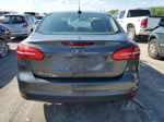 2018 Ford Focus Se Gray vin: 1FADP3F26JL204556