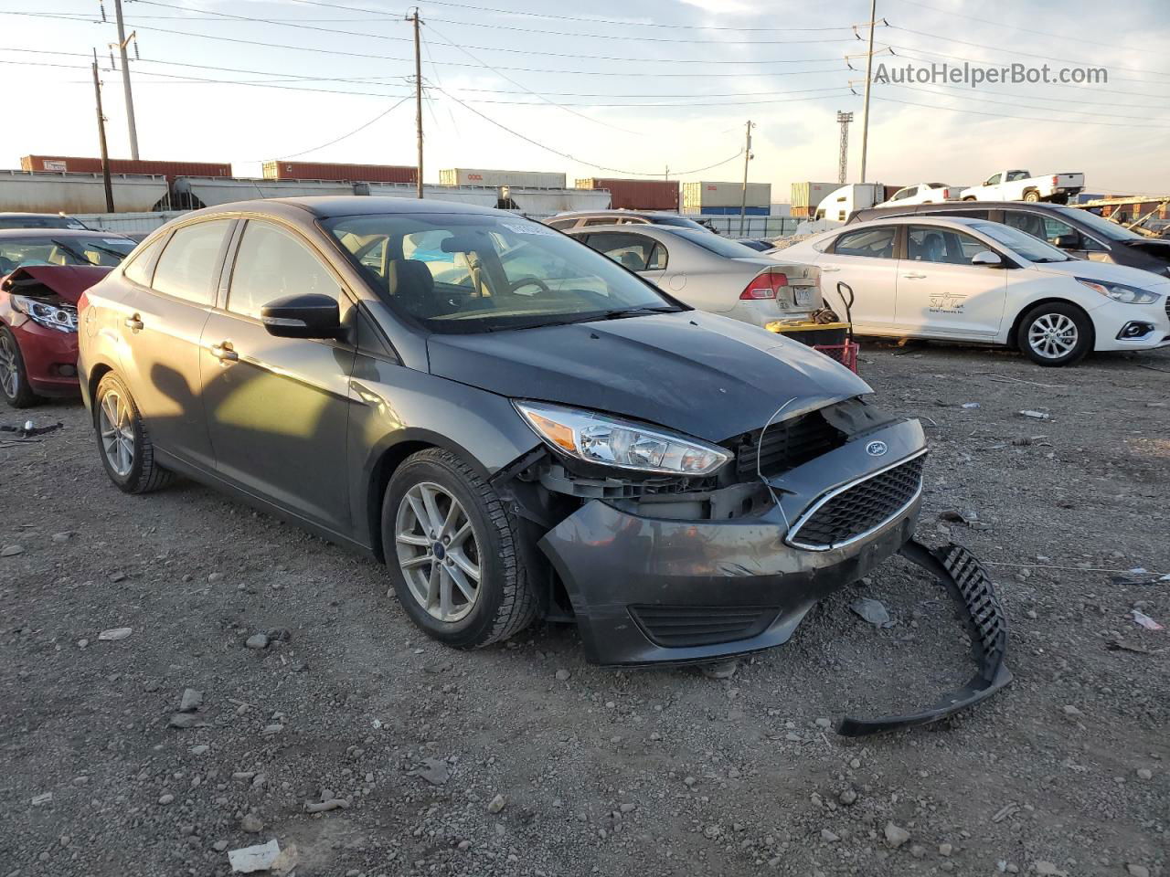 2018 Ford Focus Se Silver vin: 1FADP3F26JL267950