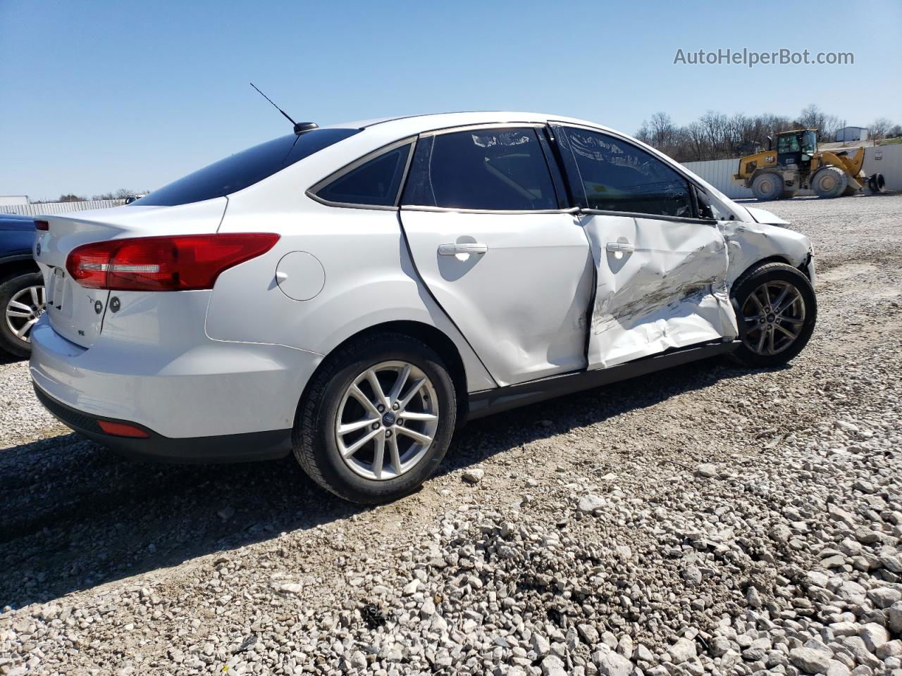 2018 Ford Focus Se Белый vin: 1FADP3F26JL316158