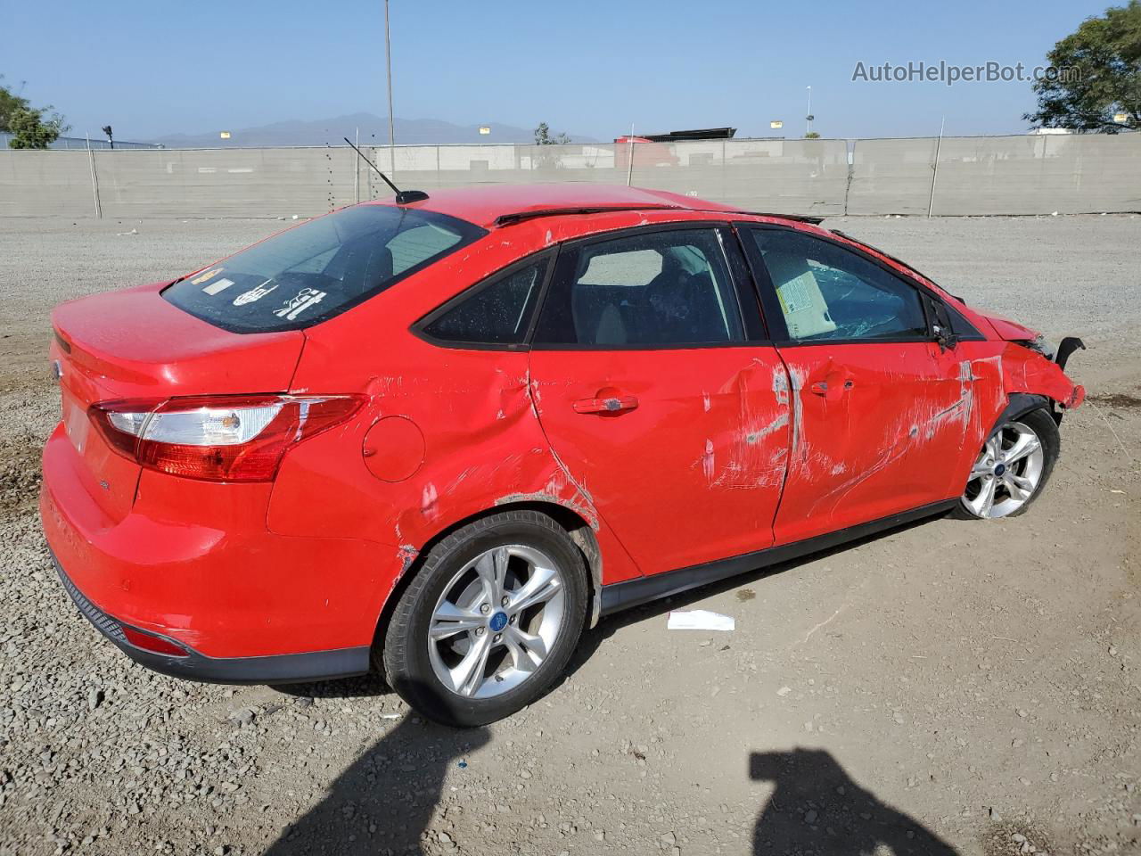 2013 Ford Focus Se Red vin: 1FADP3F27DL138586