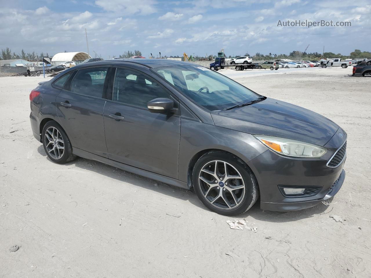 2015 Ford Focus Se Gray vin: 1FADP3F27FL238755