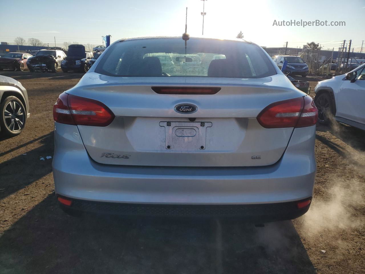 2017 Ford Focus Se Silver vin: 1FADP3F27HL209906