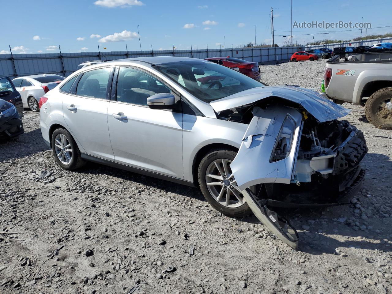 2017 Ford Focus Se Silver vin: 1FADP3F27HL257924