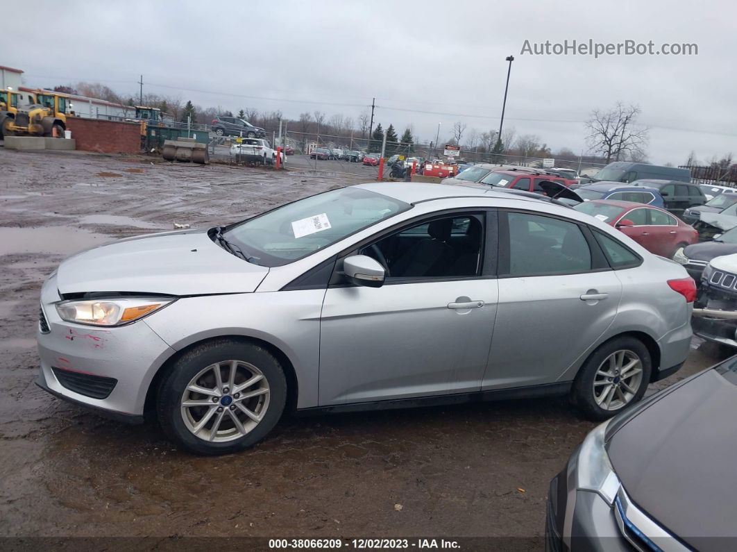 2018 Ford Focus Se Silver vin: 1FADP3F27JL302091