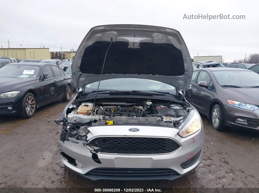 2018 Ford Focus Se Silver vin: 1FADP3F27JL302091