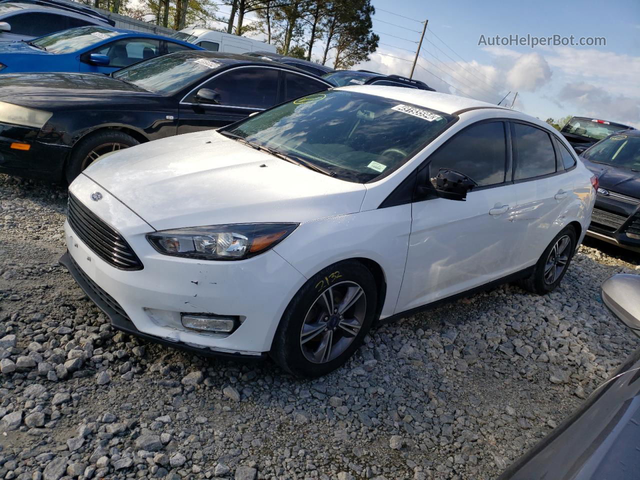 2018 Ford Focus Se White vin: 1FADP3F27JL304942