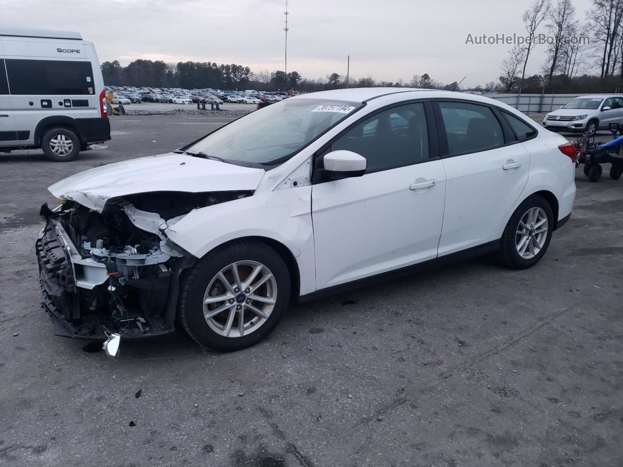 2018 Ford Focus Se White vin: 1FADP3F27JL307307