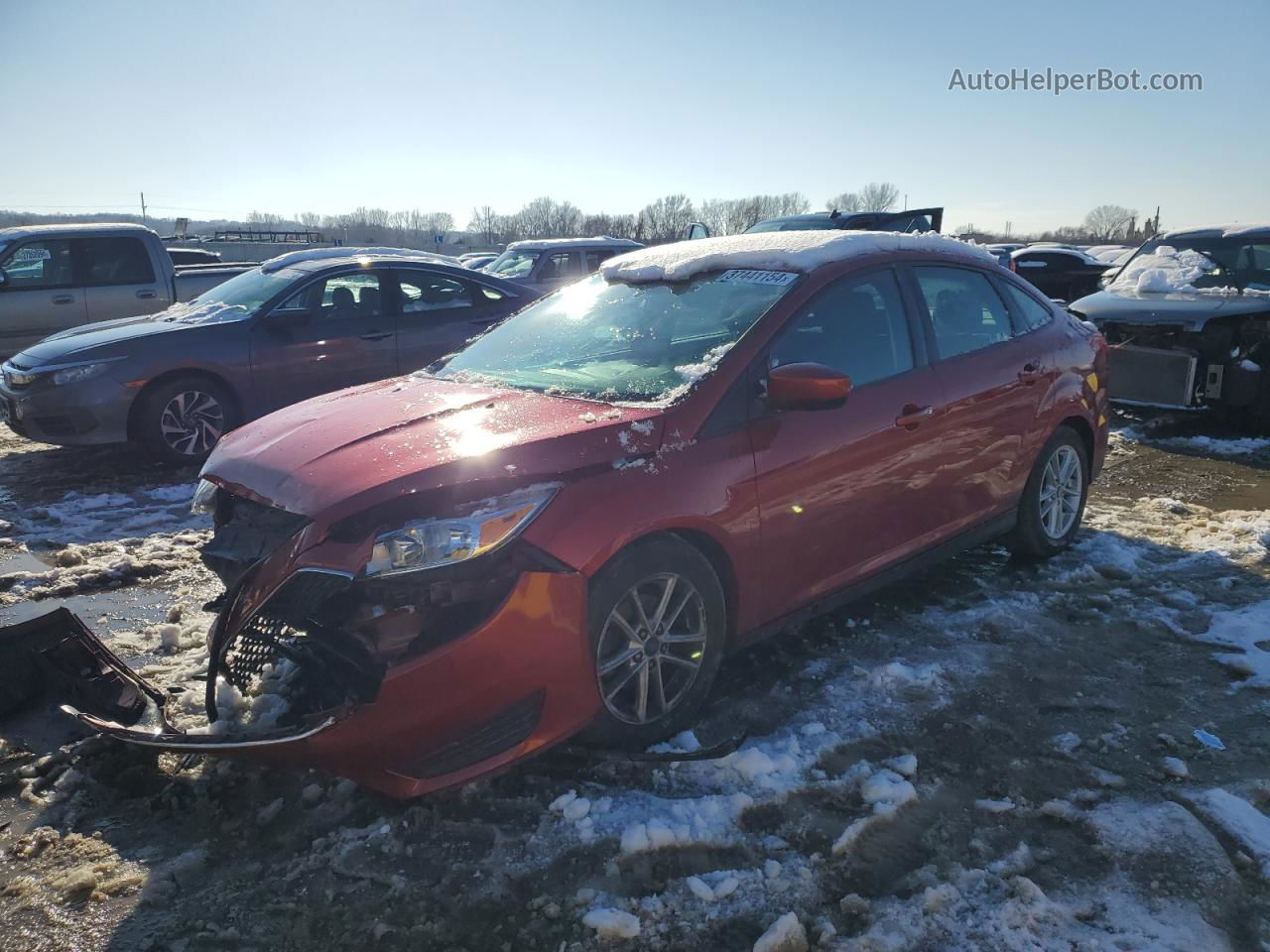 2018 Ford Focus Se Red vin: 1FADP3F27JL326424