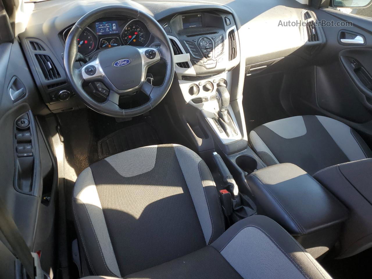 2014 Ford Focus Se Серебряный vin: 1FADP3F28EL338572