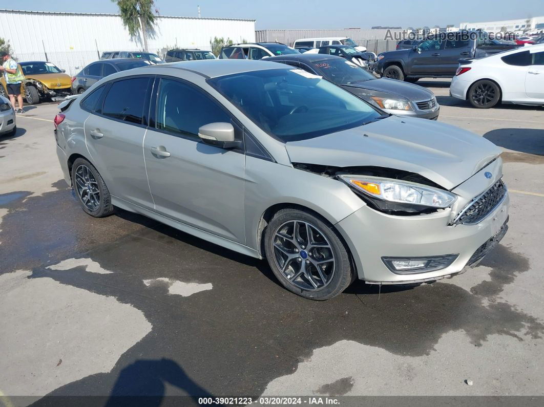 2015 Ford Focus Se Коричневый vin: 1FADP3F28FL385800