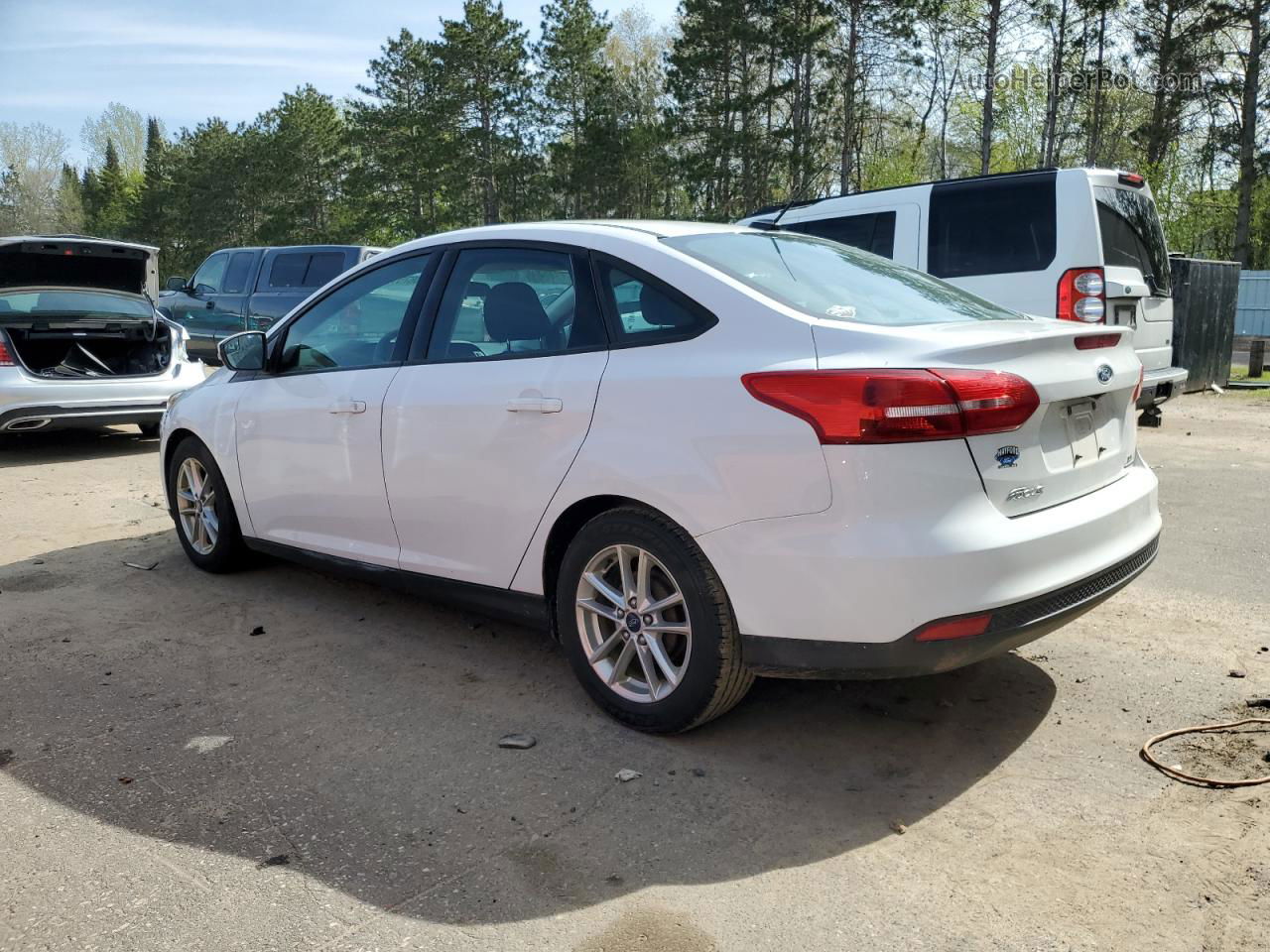 2016 Ford Focus Se White vin: 1FADP3F28GL324772