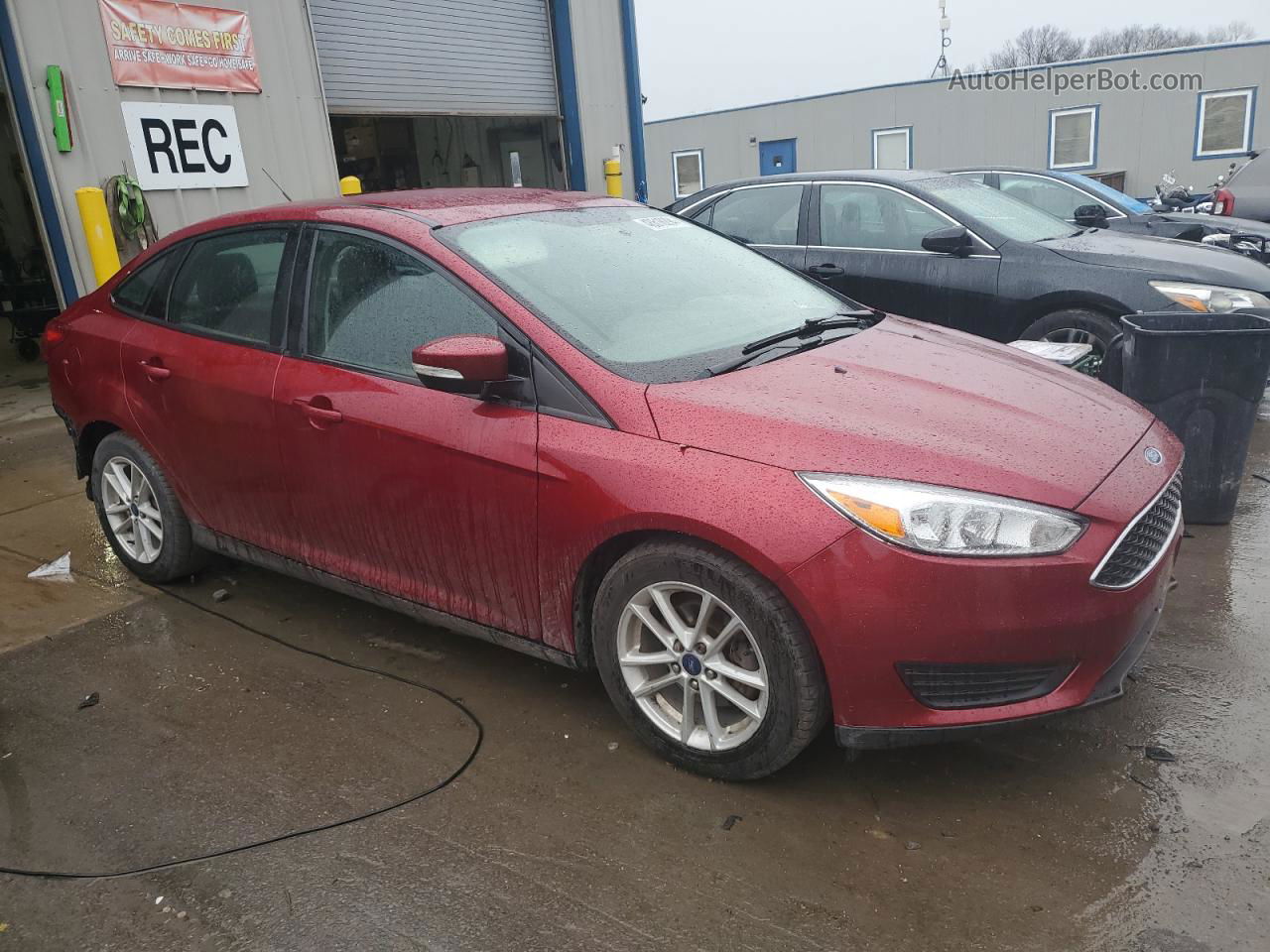 2017 Ford Focus Se Maroon vin: 1FADP3F28HL336132