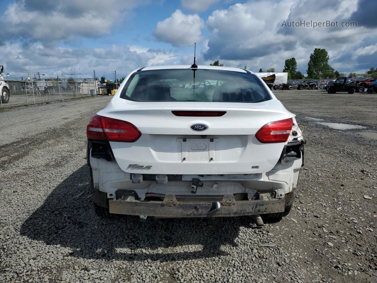 2015 Ford Focus Se White vin: 1FADP3F29FL301533