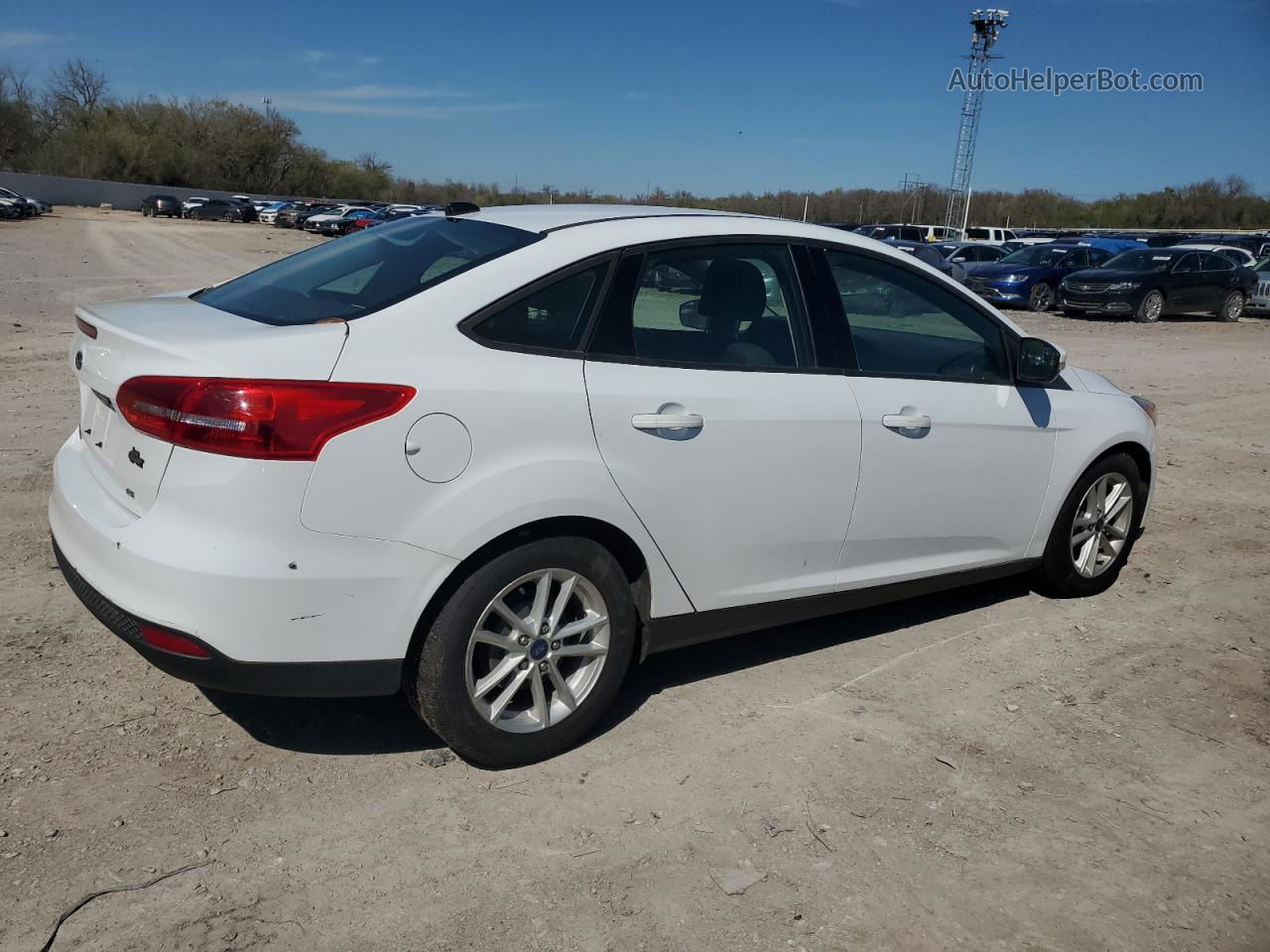 2017 Ford Focus Se White vin: 1FADP3F29HL266768