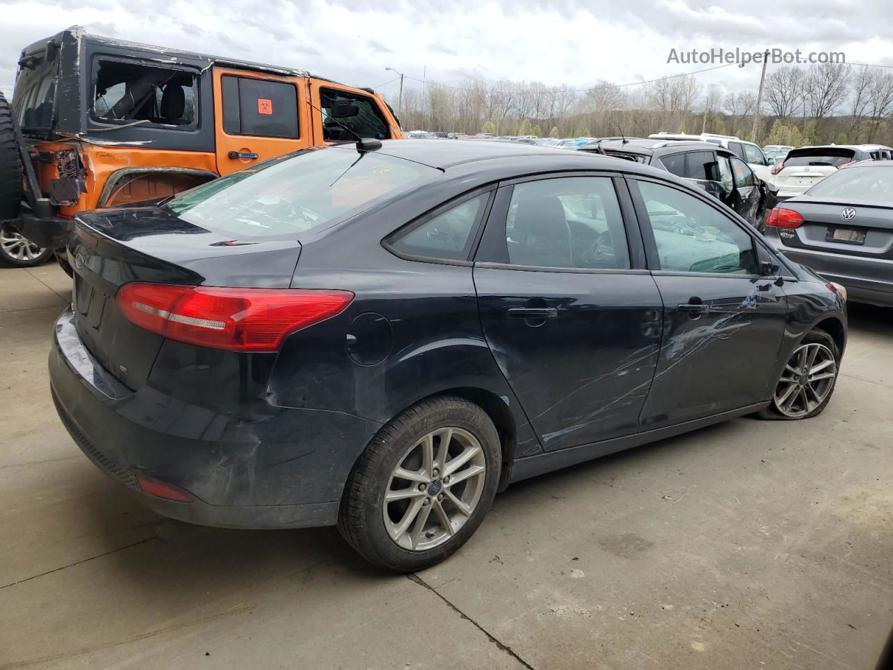 2018 Ford Focus Se Черный vin: 1FADP3F29JL266419