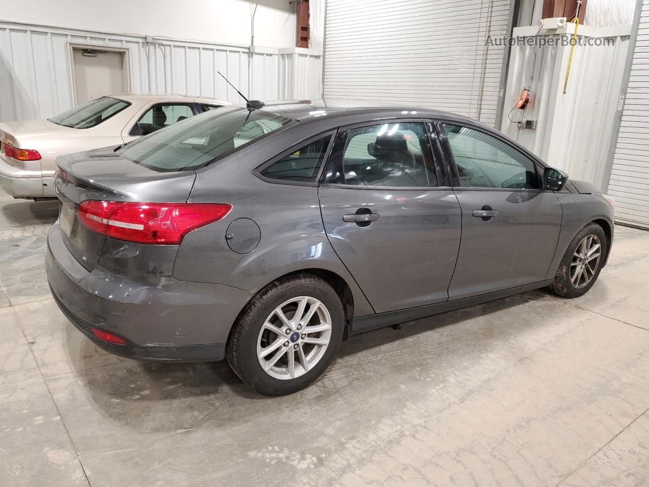 2018 Ford Focus Se Gray vin: 1FADP3F29JL267201