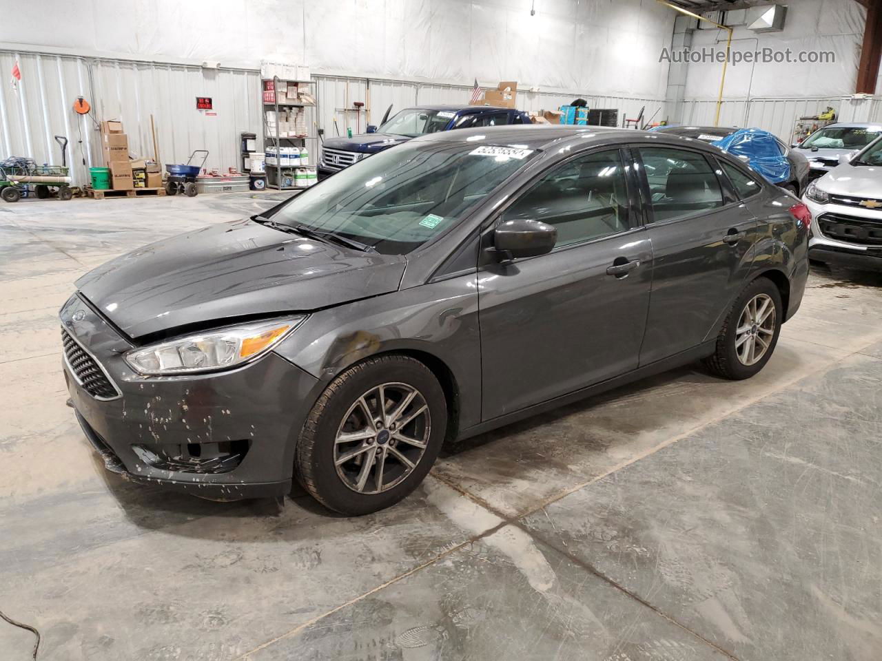 2018 Ford Focus Se Gray vin: 1FADP3F29JL267201