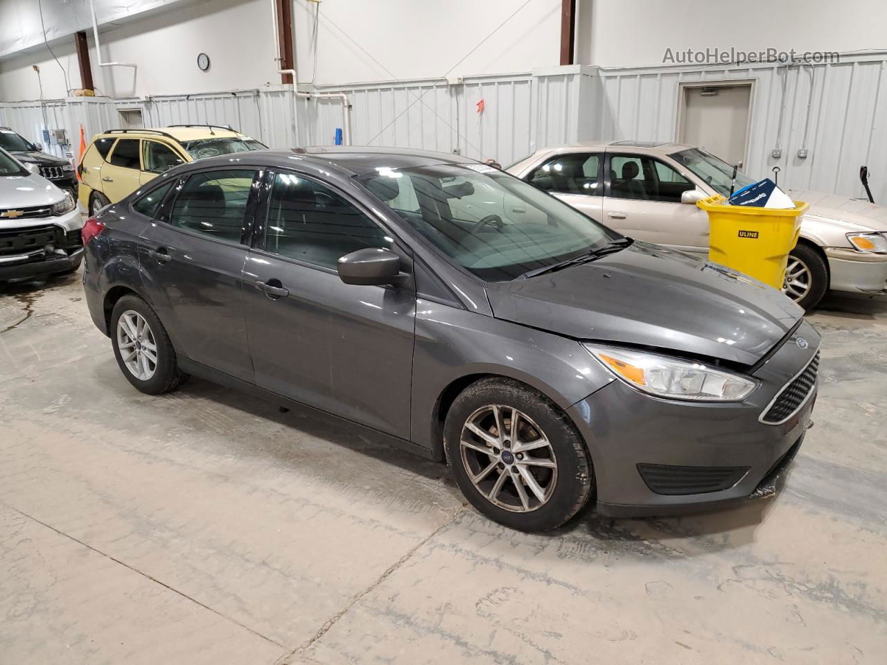 2018 Ford Focus Se Gray vin: 1FADP3F29JL267201