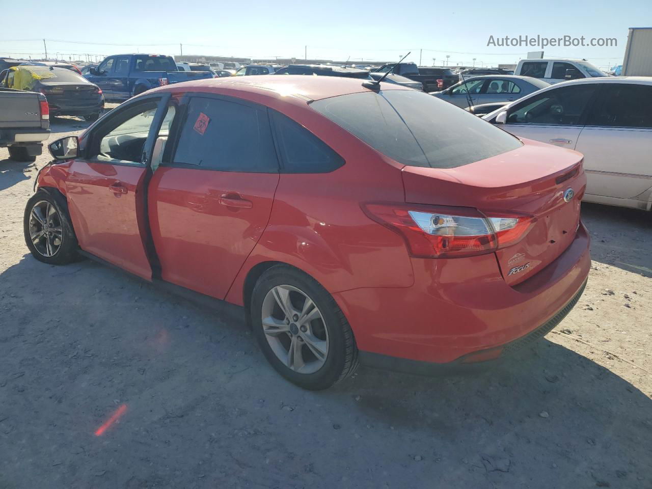 2014 Ford Focus Se Красный vin: 1FADP3F2XEL230342