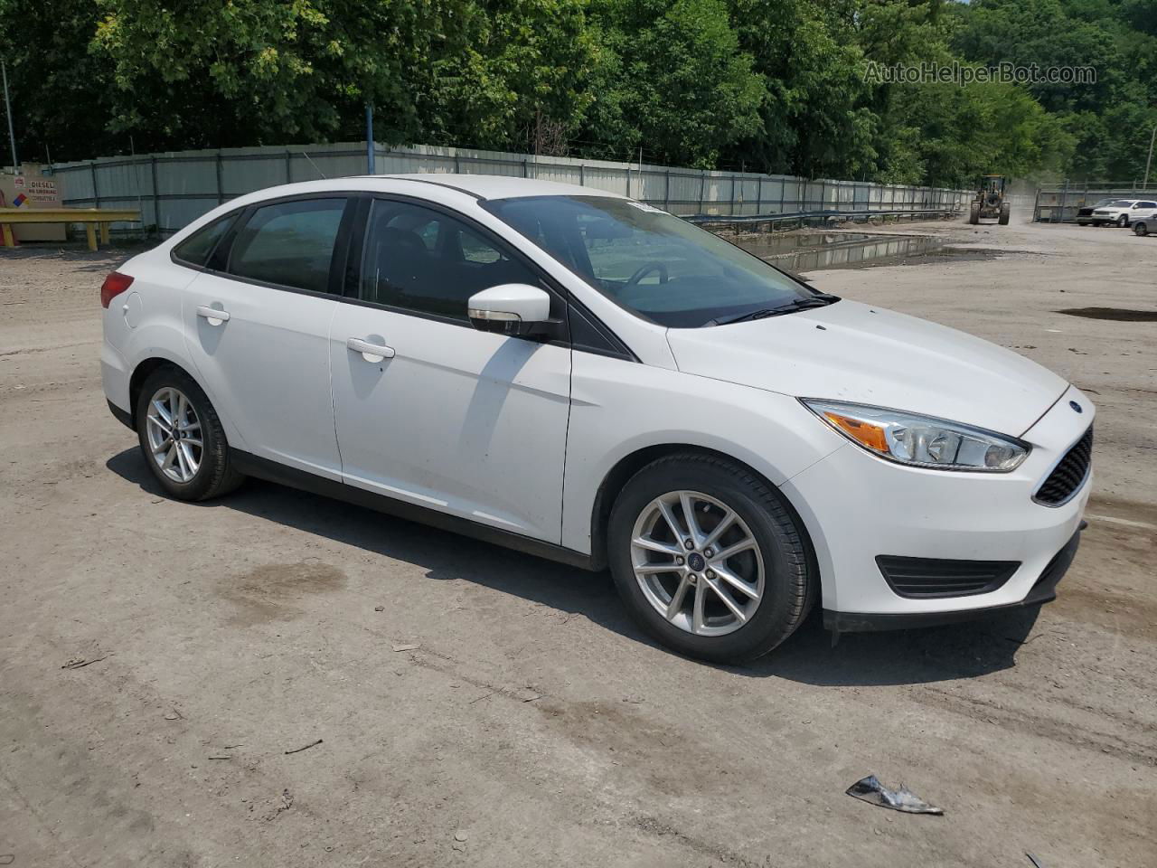 2015 Ford Focus Se White vin: 1FADP3F2XFL280370