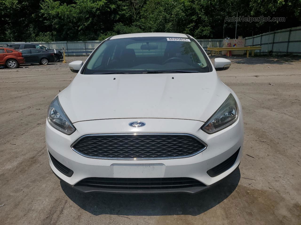 2015 Ford Focus Se Белый vin: 1FADP3F2XFL280370