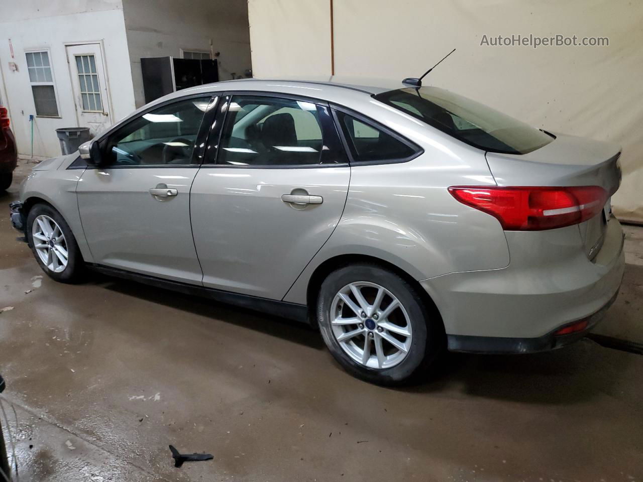 2015 Ford Focus Se Серебряный vin: 1FADP3F2XFL299341