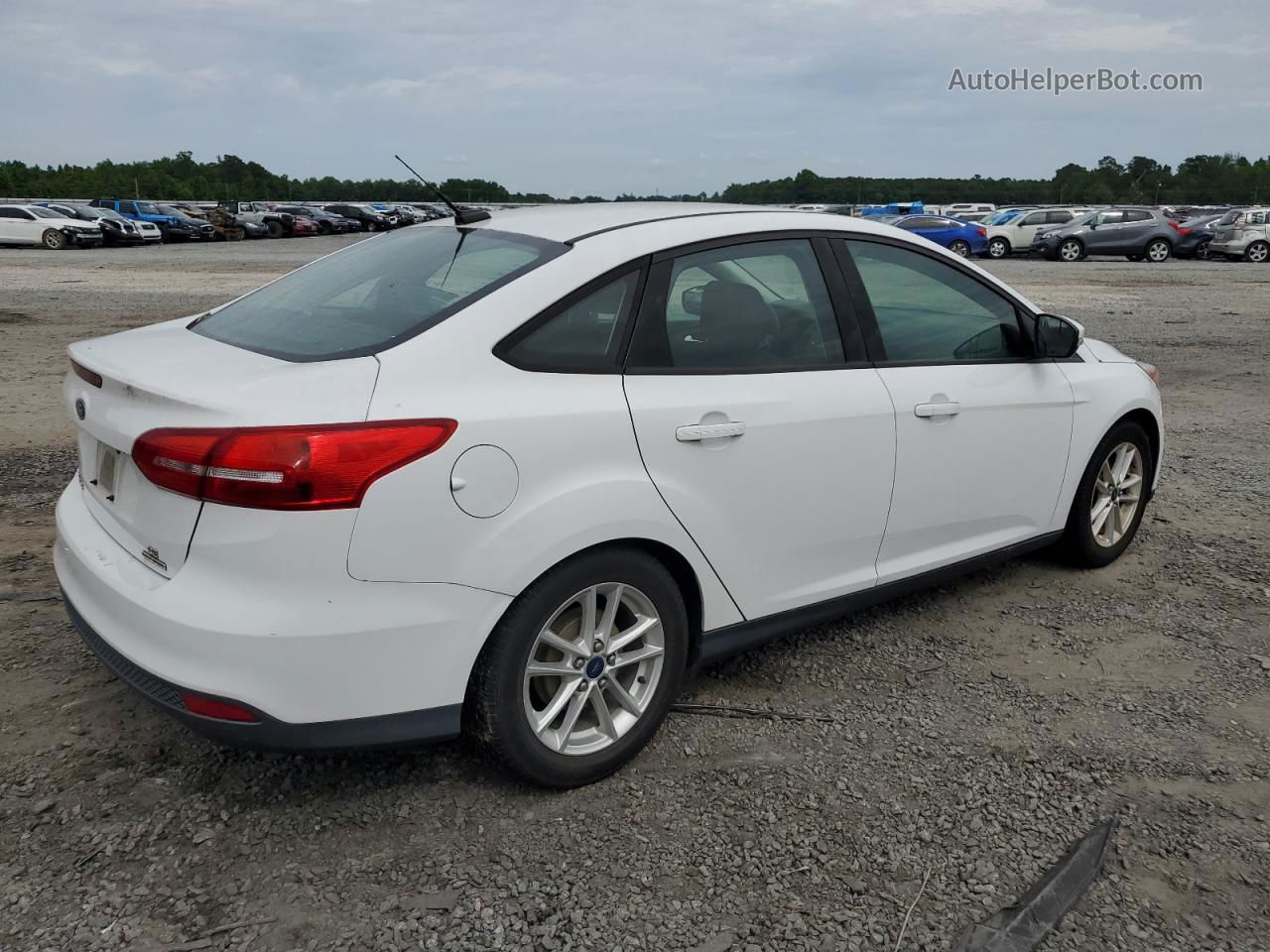 2015 Ford Focus Se White vin: 1FADP3F2XFL365368