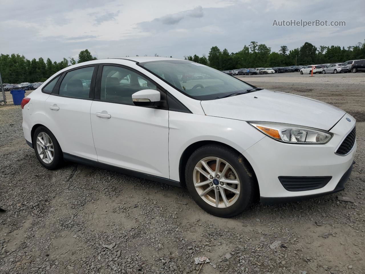 2015 Ford Focus Se White vin: 1FADP3F2XFL365368