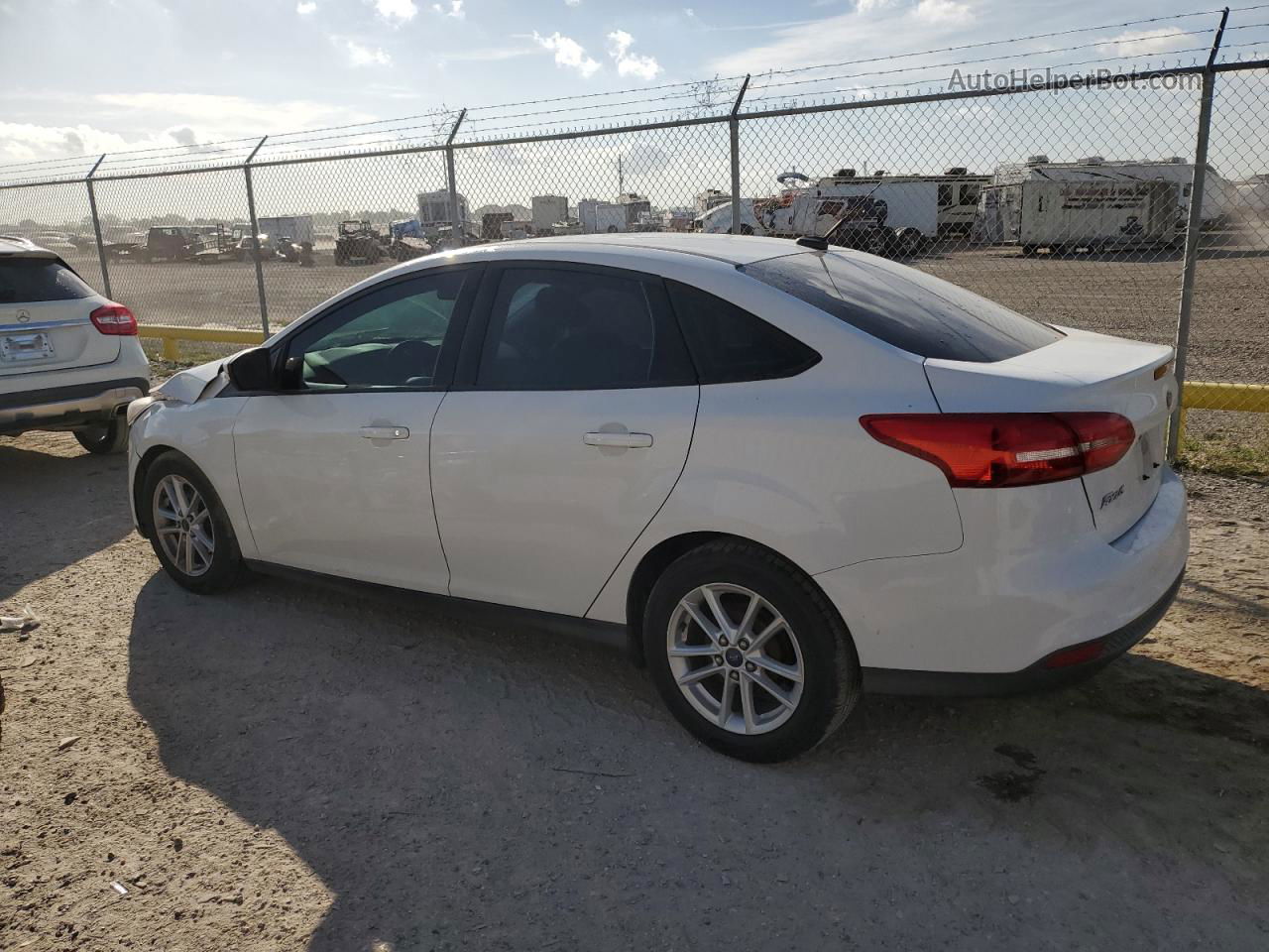 2015 Ford Focus Se White vin: 1FADP3F2XFL369470